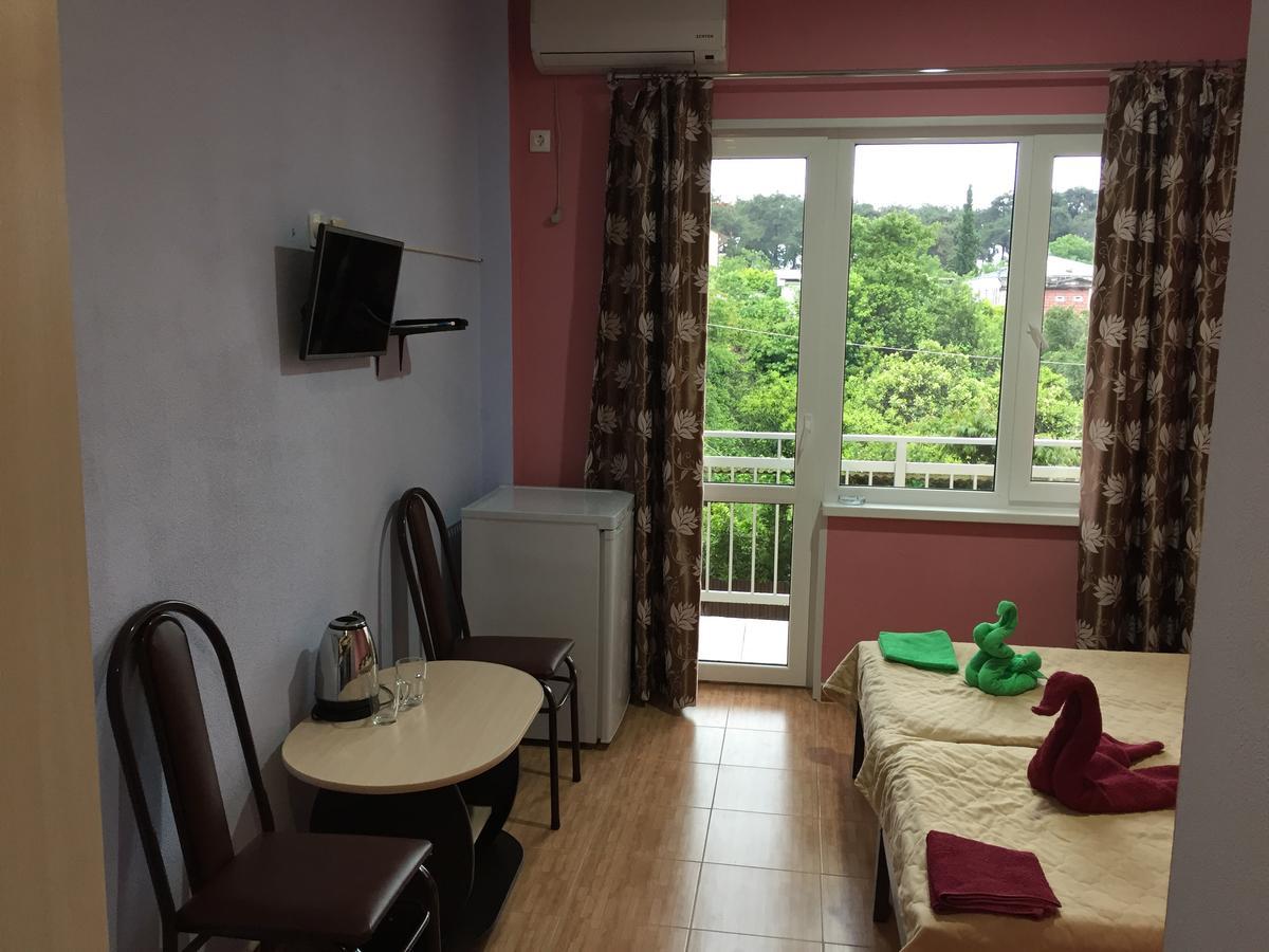 Dionisy Guest House ปิซุนดา ภายนอก รูปภาพ
